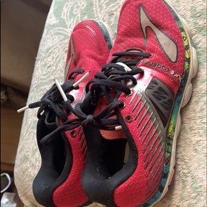Red/black sport shoes size 6.5 WOMEN.